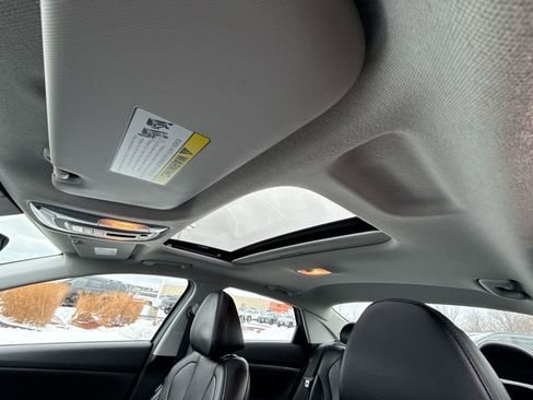 Used 2023 Hyundai Elantra Limited w/ Preferred Accessory Package image 23