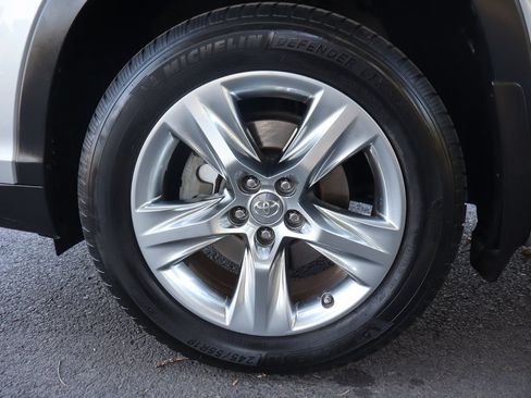 Used 2014 Toyota Highlander Limited FWD image 43
