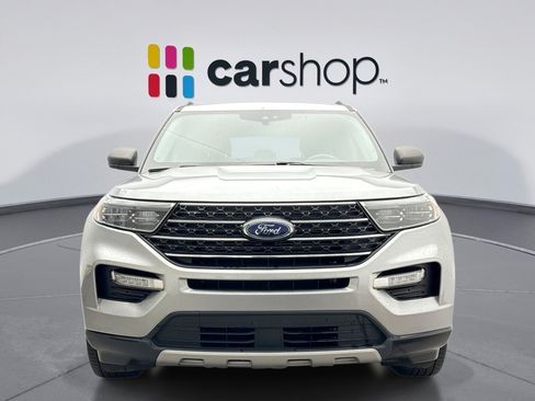 Used 2023 Ford Explorer XLT w/ Equipment Group 202A AWD/4WD image 8