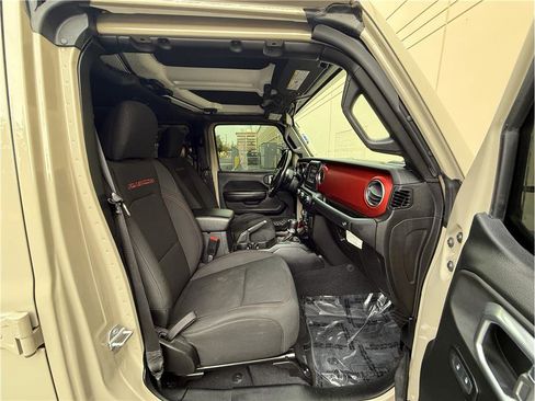 Used 2020 Jeep Gladiator Rubicon w/ Trailer Tow Package image 18