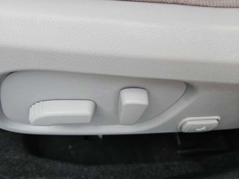 Used 2016 Subaru Forester 2.5i Premium w/ Popular Package #2 image 17