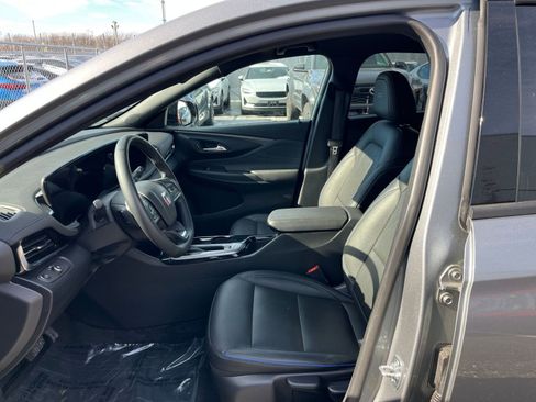 Used 2025 Buick Envista Sport Touring image 25