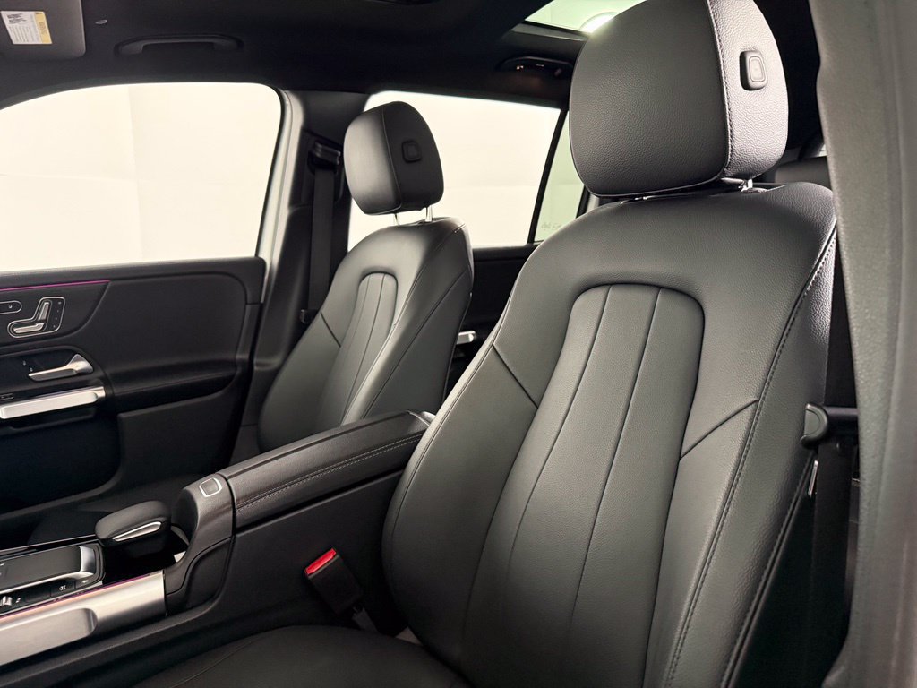 Certified 2023 Mercedes-Benz GLB 250 4MATIC w/ Premium Package image 5