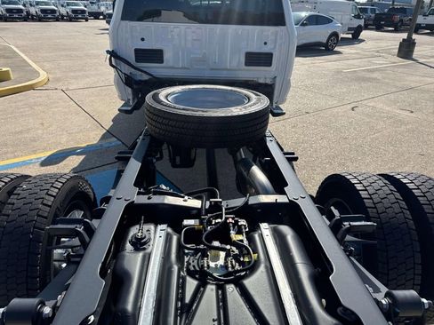 New 2025 Ford F550 4x4 SuperCab Super Duty image 11