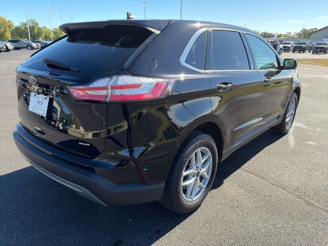 Used 2024 Ford Edge SEL w/ Convenience Package AWD/4WD image 5