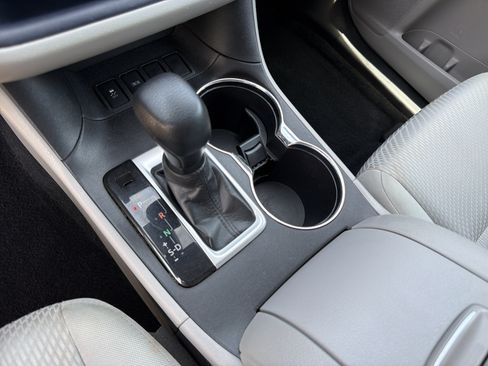 Used 2019 Toyota Highlander LE FWD image 29