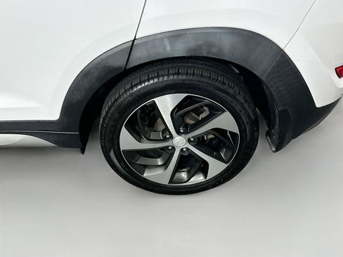 Used 2017 Hyundai Tucson Sport FWD image 11