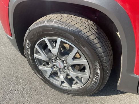 Used 2023 GMC Acadia SLE w/ LPO, Floor Liner Package AWD/4WD image 9