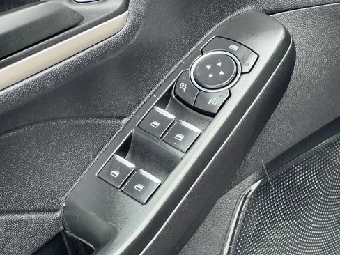 Certified 2022 Ford Escape SE w/ SE Sport Appearance Package image 12