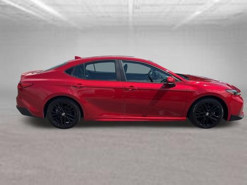 Used 2025 Toyota Camry SE FWD image 6