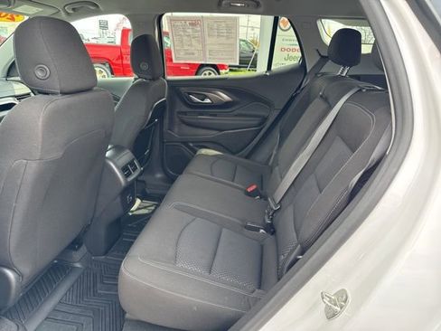 Used 2024 GMC Terrain SLE w/ Driver Convenience Package image 18