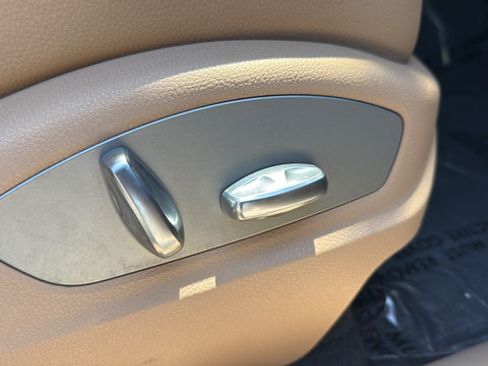 Used 2021 Porsche Macan AWD/4WD image 32