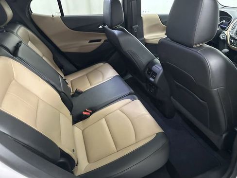 Used 2022 Chevrolet Equinox Premier AWD/4WD image 18