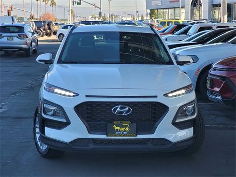 Used 2021 Hyundai Kona SEL image 2