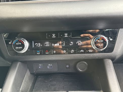 Used 2022 Mitsubishi Outlander SEL image 17