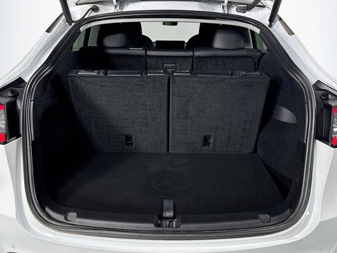 Used 2022 Tesla Model Y Long Range image 22