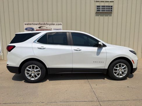 Used 2022 Chevrolet Equinox LT AWD/4WD image 1