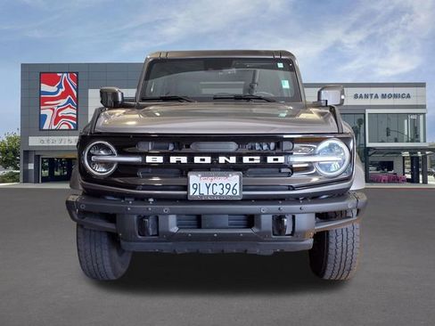 Used 2023 Ford Bronco Outer Banks image 2