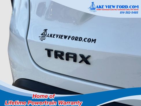 Used 2024 Chevrolet Trax RS w/ Sunroof Package FWD image 11
