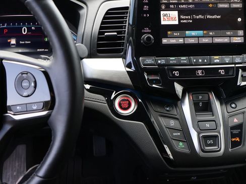 Certified 2024 Honda Odyssey Touring image 30