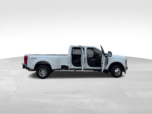 Used 2025 Ford F350 Lariat w/ Lariat Ultimate Package AWD/4WD image 43