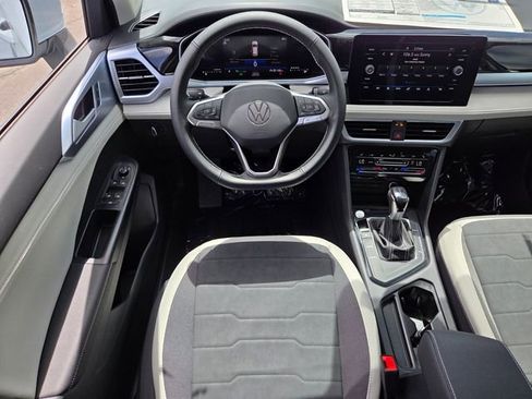 New 2026 Volkswagen Taos SE FWD image 8