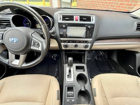 Used 2016 Subaru Outback 3.6R Limited AWD/4WD image 4