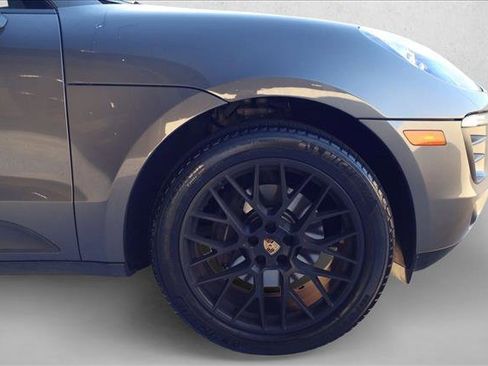 Used 2018 Porsche Macan Sport Edition image 11