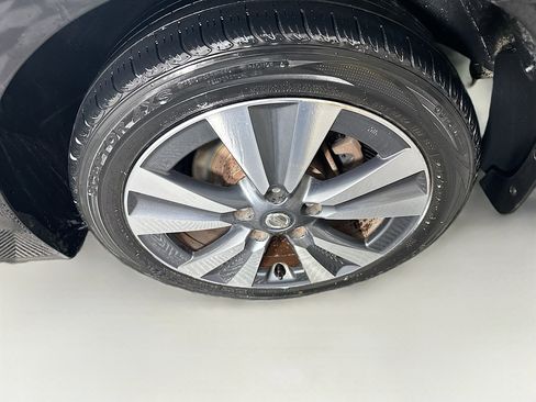 Used 2019 Nissan Sentra SV w/ Special Edition Package image 11