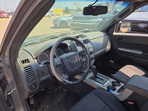 Used 2011 Ford Escape XLT AWD/4WD image 9