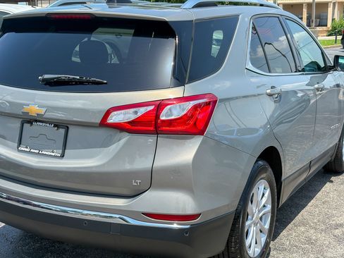 Used 2018 Chevrolet Equinox LT w/ Sun & Infotainment Package FWD image 16
