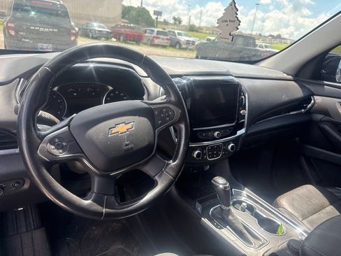 Used 2019 Chevrolet Traverse LT w/ LPO, Floor Liner Package FWD image 13