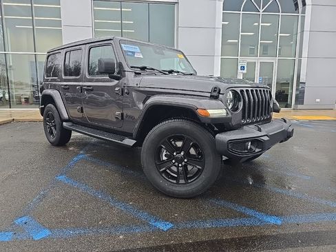 Used 2022 Jeep Wrangler Unlimited Sahara image 1