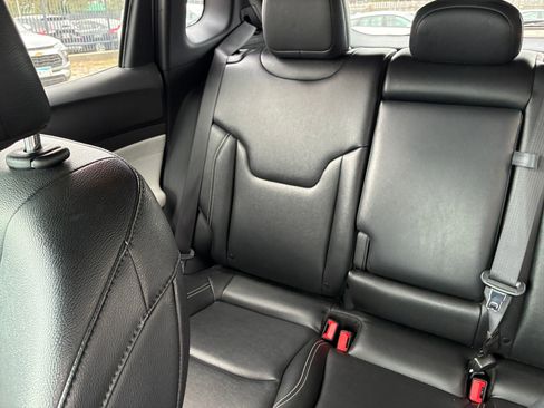 Used 2025 Jeep Compass Limited image 35