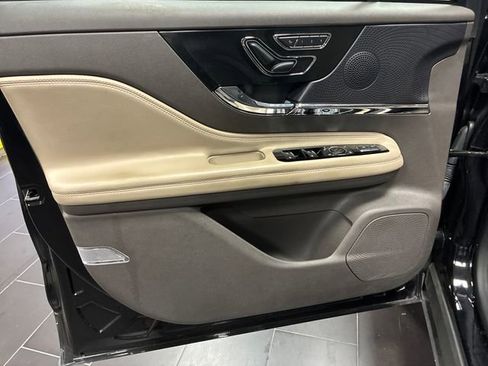 Used 2023 Lincoln Corsair FWD image 10