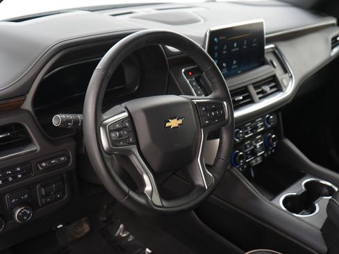 Used 2024 Chevrolet Suburban Premier AWD/4WD image 23