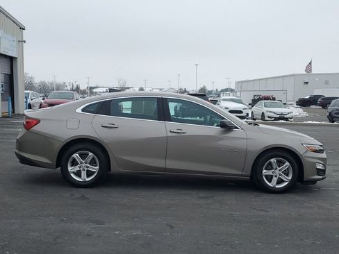 Used 2023 Chevrolet Malibu LS image 9