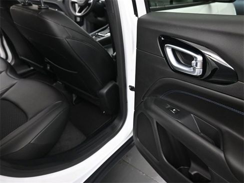 New 2026 Jeep Compass Latitude image 20