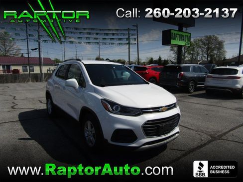 Used 2020 Chevrolet Trax LT FWD image 1