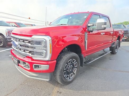 Used 2023 Ford F250 Platinum w/ FX4 Off-Road Package AWD/4WD image 2