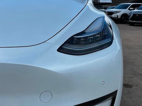 Used 2022 Tesla Model Y Long Range AWD/4WD image 13