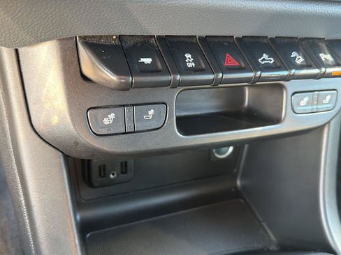 Used 2022 Chevrolet Colorado Z71 w/ Trail Boss Package AWD/4WD image 27