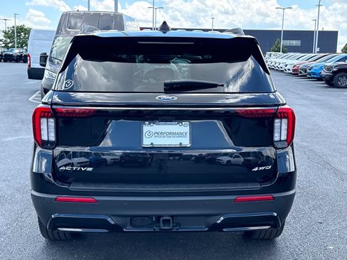 Used 2025 Ford Explorer ST-Line w/ ST-Line Street Pack AWD/4WD image 4