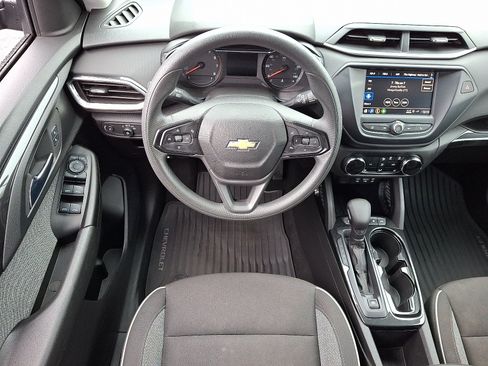 Used 2022 Chevrolet TrailBlazer LT w/ Driver Confidence Package image 11