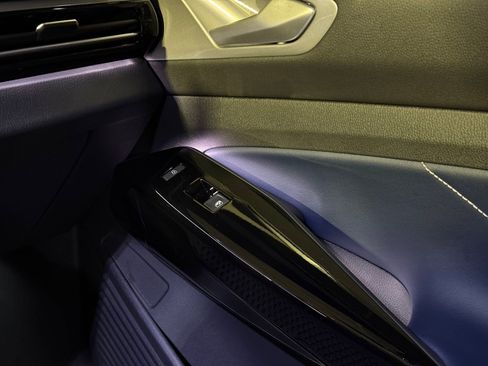 Used 2025 Volkswagen ID.4 Pro S image 23