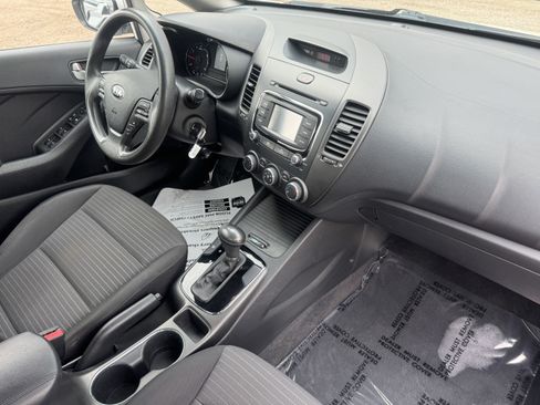 Used 2017 Kia Forte LX w/ LX Popular Package image 19