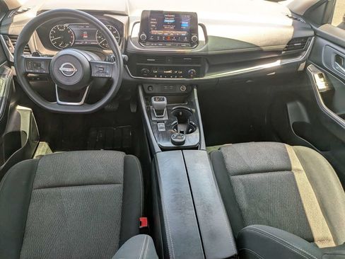 Used 2024 Nissan Rogue SV AWD/4WD image 3