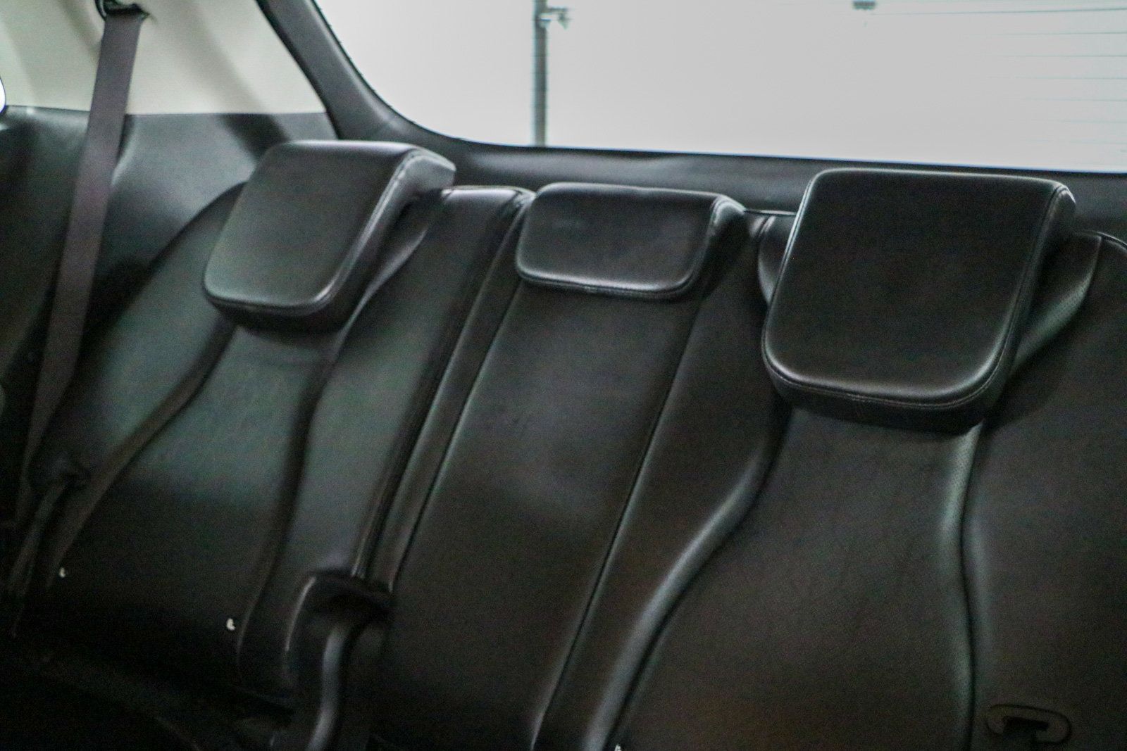 Used 2025 Kia Carnival FWD image 25