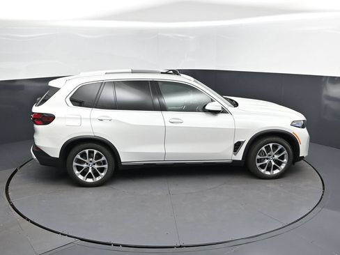 Certified 2026 BMW X5 xDrive40i w/ Climate Comfort Package AWD/4WD image 35