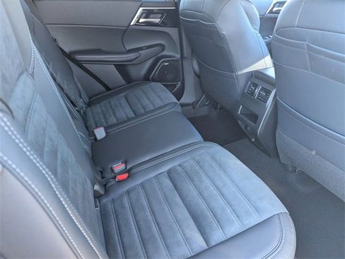 New 2025 Mitsubishi Outlander Trail Edition image 9